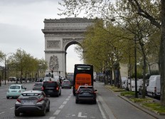 3- Dans les rues de Paris (JMBluteau)