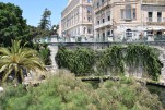 181- J5 (166) fontaine d’Aréthuse, source d’eau douce, où poussent des papyrus égyptiens