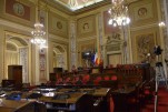 043- J1 (105) salle du parlement